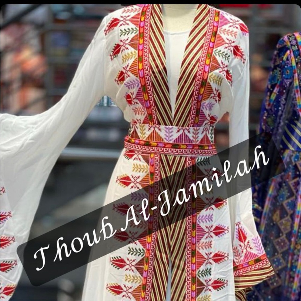 Palestinian Thobe 
Tatreez open abaya thobe
Brand new never worn, only tried on!